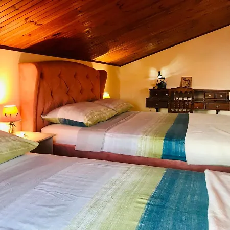 Enam Δωμάτια σε οικογενειακή κατοικία *