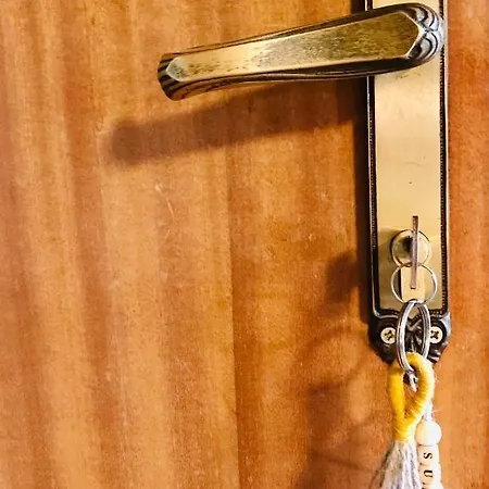 Δωμάτια σε οικογενειακή κατοικία Enam