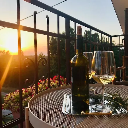 Δωμάτια σε οικογενειακή κατοικία Enam