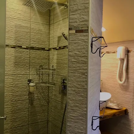 Enam Habitación en casa particular Kojsko