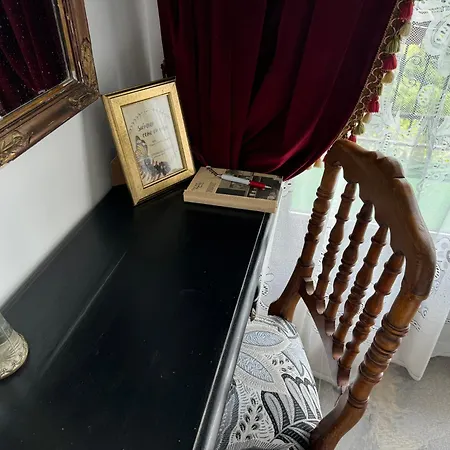 Δωμάτια σε οικογενειακή κατοικία Enam Kojsko