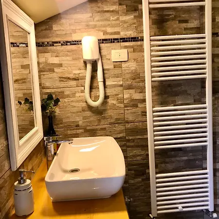 Enam Habitación en casa particular