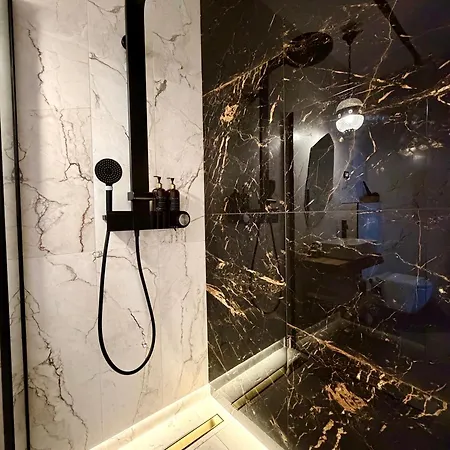 Δωμάτια σε οικογενειακή κατοικία Enam *