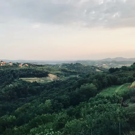 Alloggio in famiglia Enam *