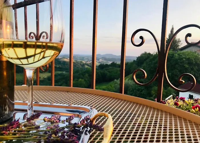 Enam Homestay Kojsko