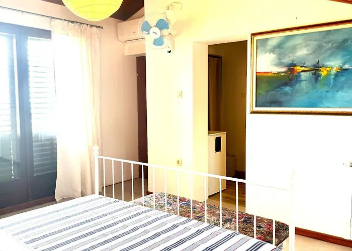 Δωμάτια σε οικογενειακή κατοικία Enam Kojsko